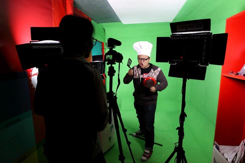 YouTube Broadcast Box